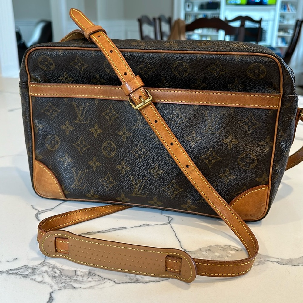 Louis Vuitton Trocadero -great condition!
